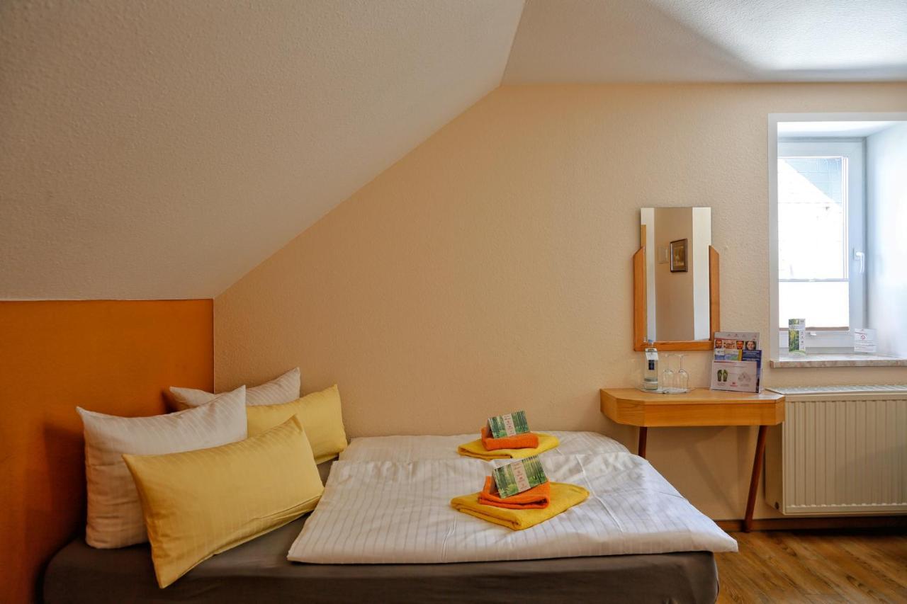 Konsum Gaestehaus Quisisana - Oberhof Oberhof  Eksteriør bilde