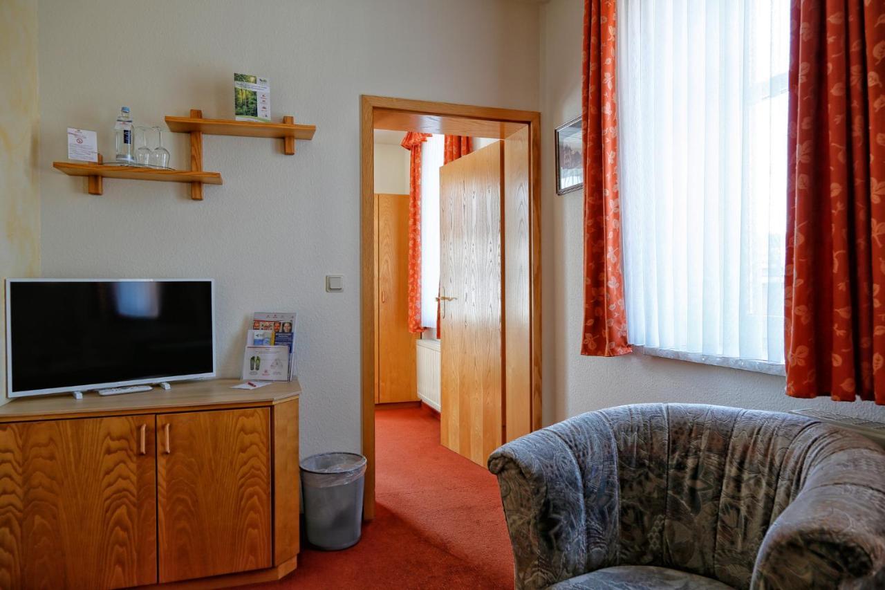 Konsum Gaestehaus Quisisana - Oberhof Oberhof  Eksteriør bilde