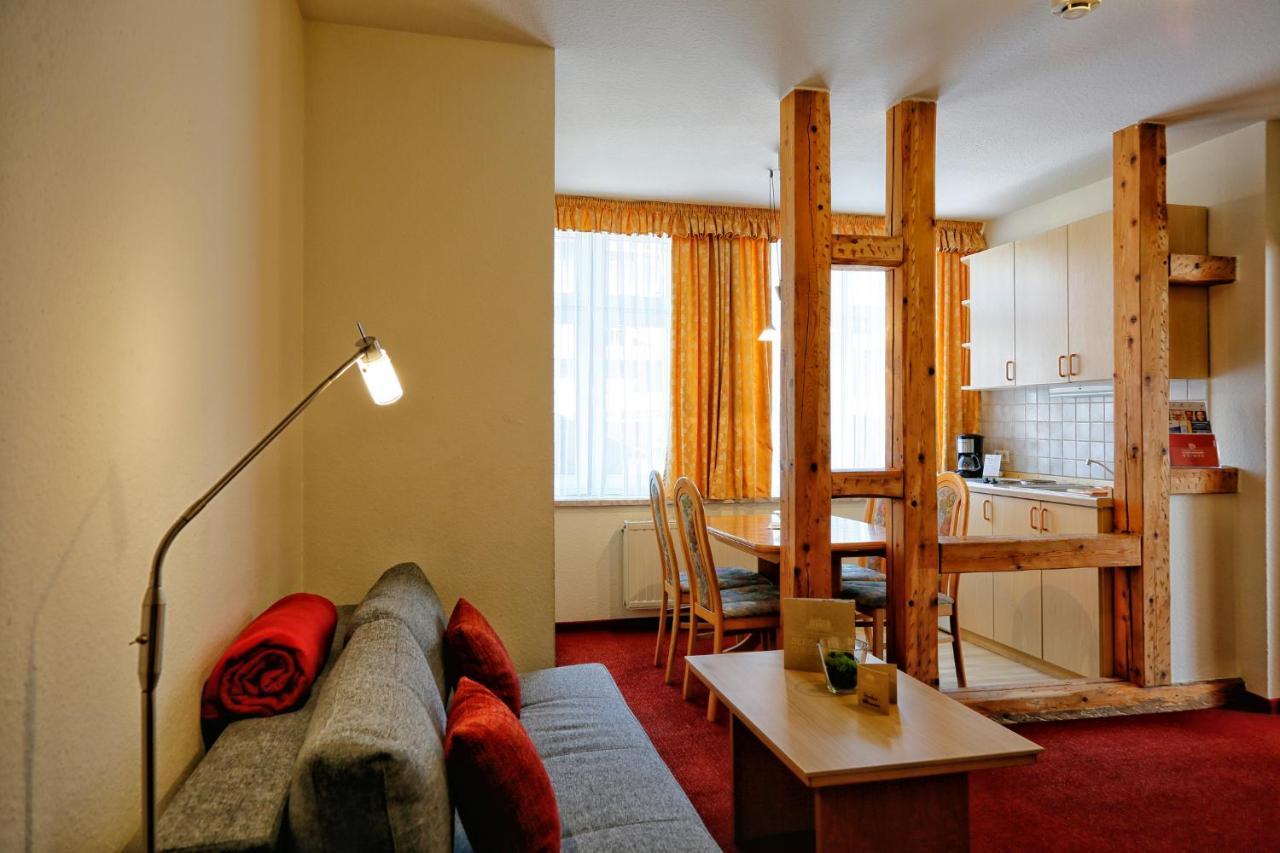 Konsum Gaestehaus Quisisana - Oberhof Oberhof  Eksteriør bilde
